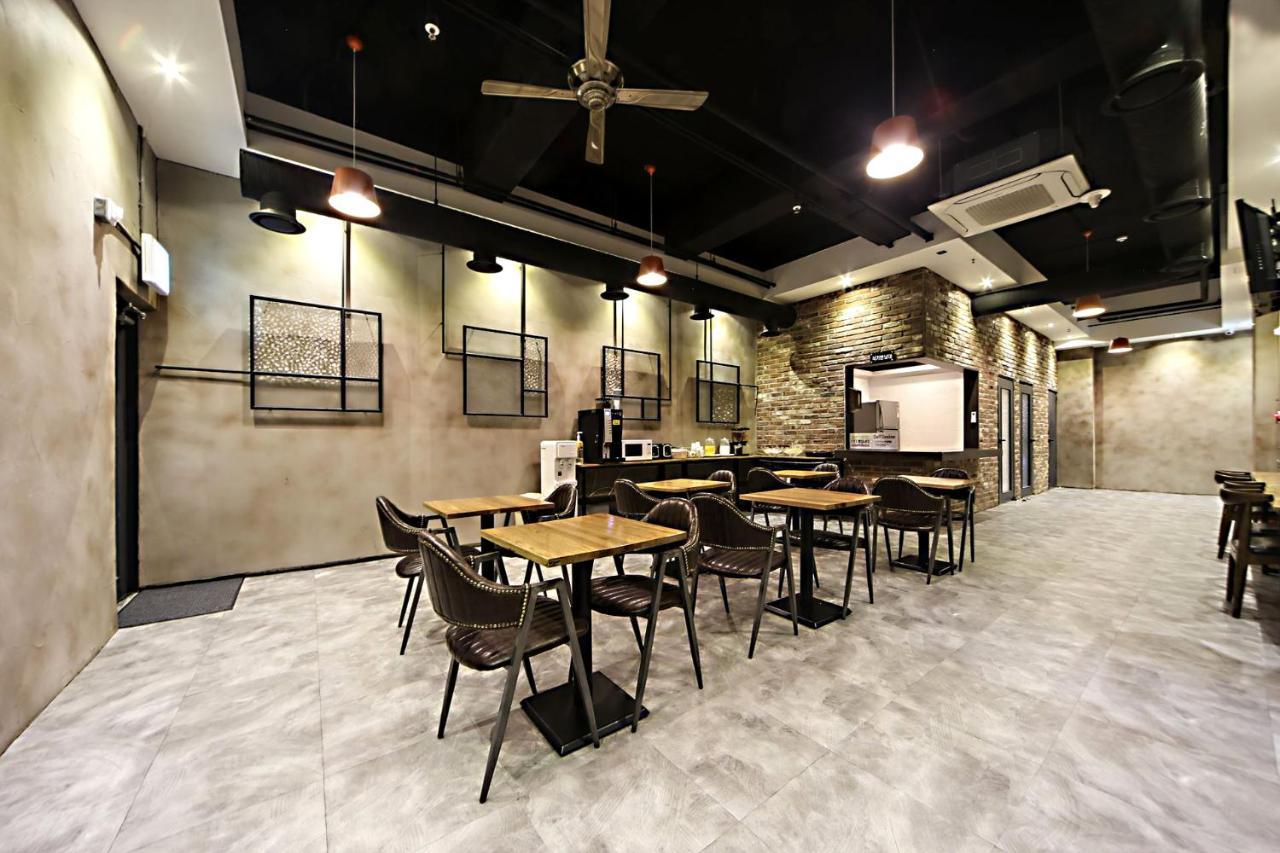 Masan Almond Hotel Changwon Exterior foto