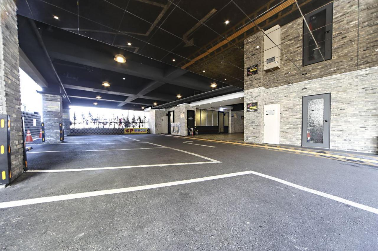 Masan Almond Hotel Changwon Exterior foto